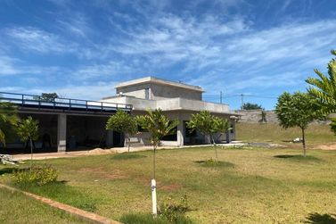 Ch&aacute;cara &agrave; venda - 2000m&sup2; - Pica Pau Amarelo