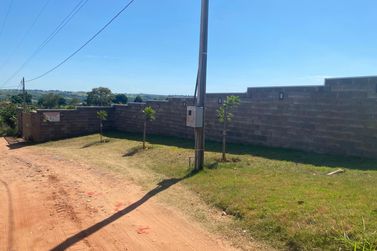 Ch&aacute;cara &agrave; venda - 2000m&sup2; - Pica Pau Amarelo