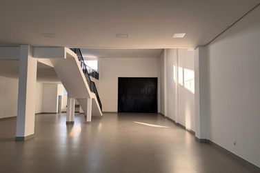 Sal&atilde;o Comercial para alugar - 680m&sup2; - Zona III