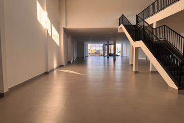 Sal&atilde;o Comercial para alugar - 680m&sup2; - Zona III