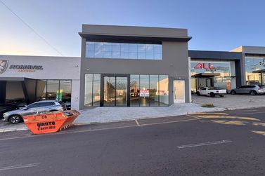 Sal&atilde;o Comercial para alugar - 680m&sup2; - Zona III