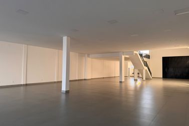 Sal&atilde;o Comercial para alugar - 680m&sup2; - Zona III