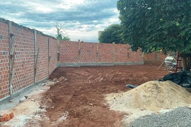 Terreno &agrave; venda - 530m&sup2; - Zona V