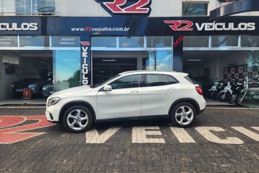 Mercedes-Benz CLA-200