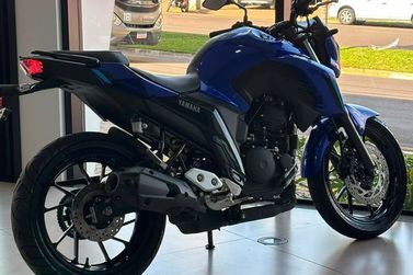 YAMAHA FZ25