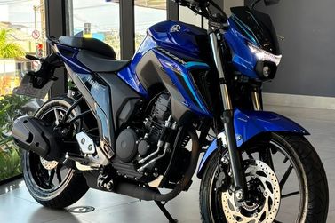 YAMAHA FZ25