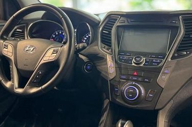 Hyundai Santa