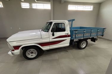 Ford F-1000
