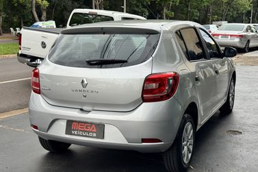 Renault SANDERO