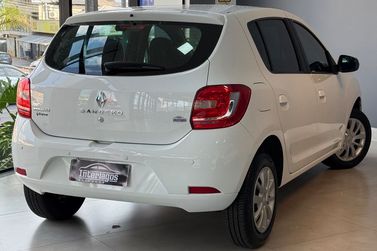 Renault SANDERO