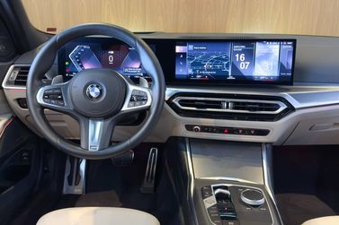 BMW 320iA