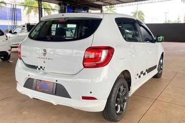 Renault SANDERO