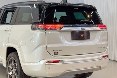 Jeep Commander