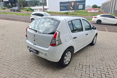 Renault SANDERO