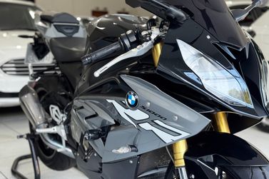 BMW S