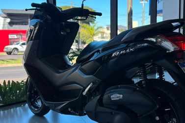 YAMAHA NMAX