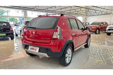 Renault SANDERO