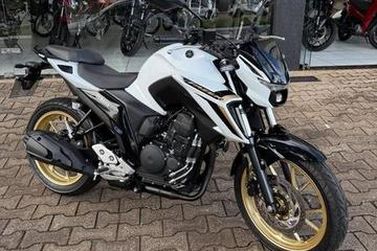 YAMAHA FZ25