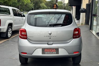 Renault SANDERO