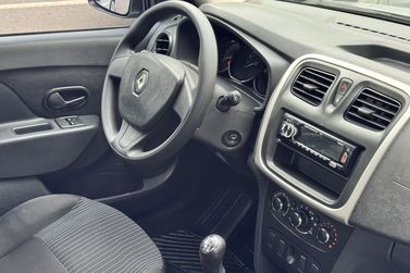 Renault SANDERO