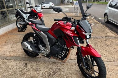 YAMAHA FZ25