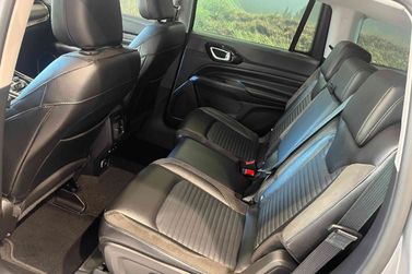 Jeep Commander
