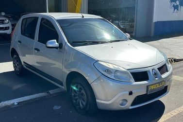Renault SANDERO