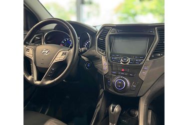 Hyundai Santa