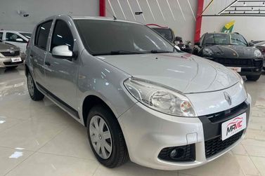 Renault SANDERO