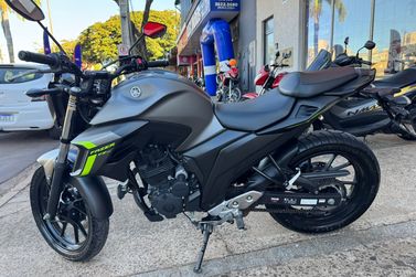 YAMAHA FZ25