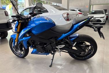 SUZUKI GSX-S