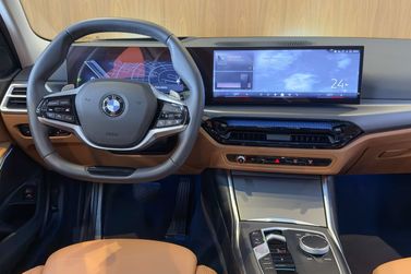 BMW 320iA