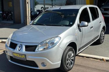 Renault SANDERO