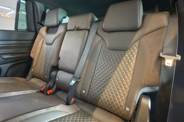 Jeep Commander