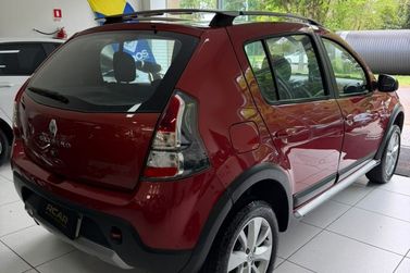 Renault SANDERO