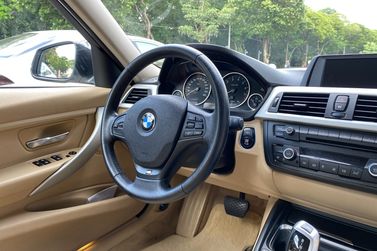 BMW 320iA