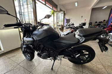 YAMAHA MT-03