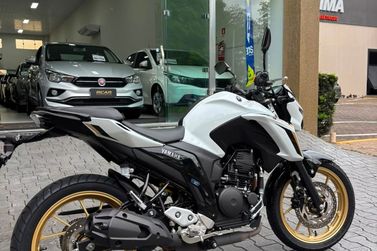 YAMAHA FZ25
