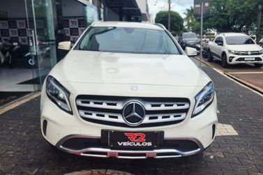 Mercedes-Benz CLA-200