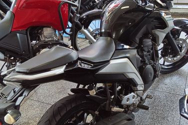 YAMAHA FZ25