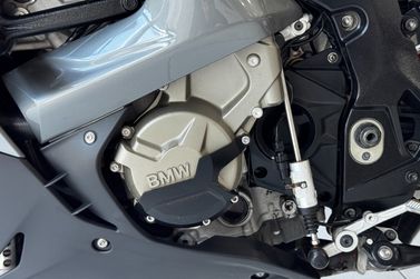 BMW S