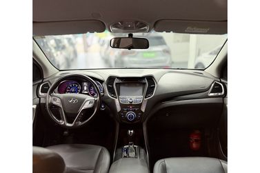 Hyundai Santa