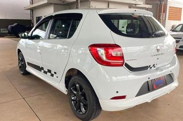 Renault SANDERO