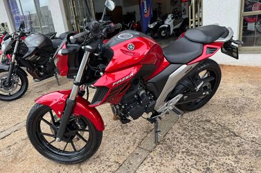 YAMAHA FZ25