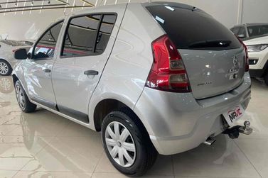 Renault SANDERO
