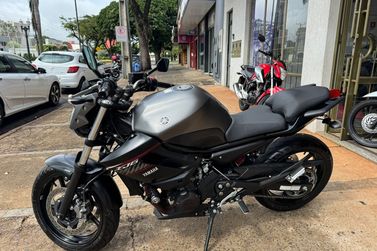 YAMAHA XJ6