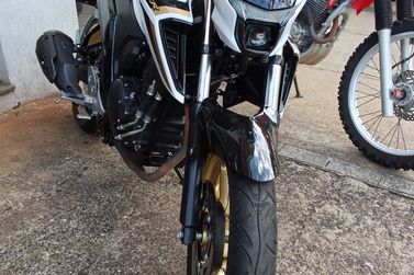 YAMAHA FZ25