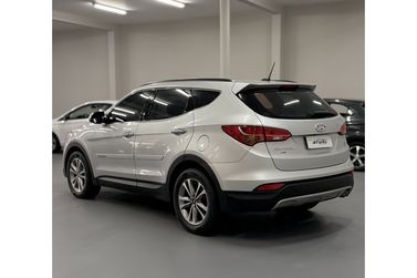 Hyundai Santa