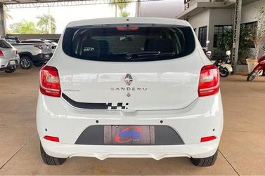 Renault SANDERO