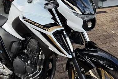 YAMAHA FZ25